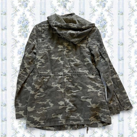 Universal Threads Women's Small Green Camo Hooded Jacket Tie Waist Snap Pockets - Picture 6 of 6
